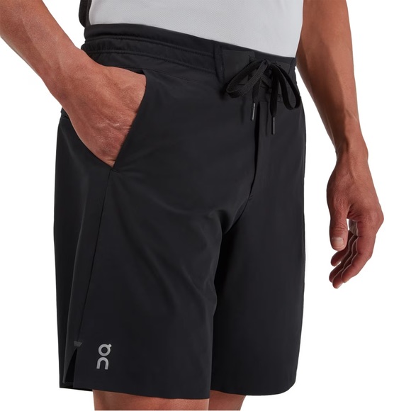 On Running Hybrid Shorts In Black Size XL - Picture 7 of 17